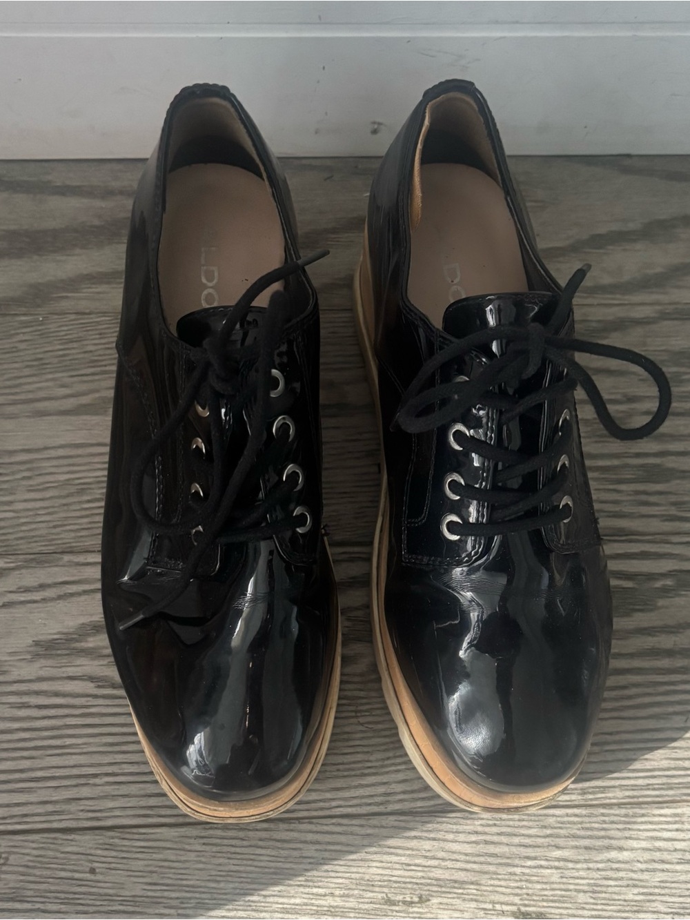 Aldo Black Patent Lace-Up platform Sz 7